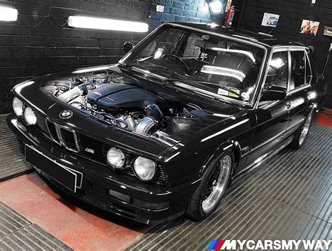 BMW E28 5 Series with V10 engine swap. Very nice!!🤤