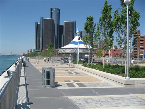 Detroit: A City on the Rise: Riverwalk | Chris Zadorozny