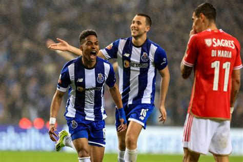 FC Porto goleia Benfica, Sporting é novo líder da Liga Portuguesa ...