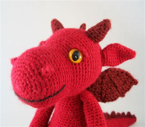 LucyRavenscar - Crochet Creatures: Cuddly Dragon Amigurumi Pattern