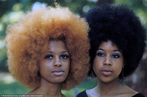 Two beautiful ladies in 1970's Harlem. : r/OldSchoolCool