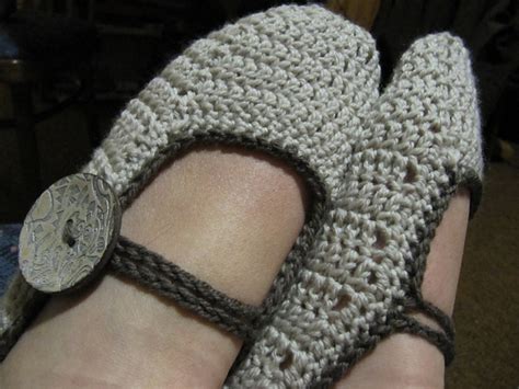 A Beautiful Ramble: Crochet Slippers - Free Crochet Pattern!