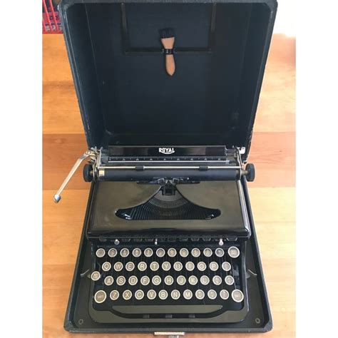 1930's Royal Portable Vintage Typewriter "O" Model | Chairish