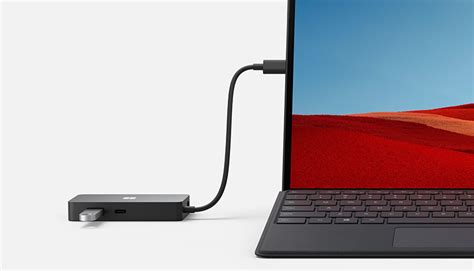 Microsoft Surface USB-C® Travel Hub auf Surface.Love