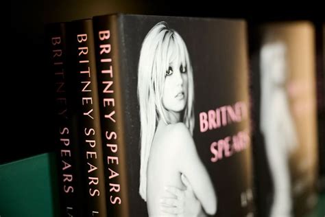 Britney Spears' Memoir 'The Woman In Me' Review | HuffPost Entertainment