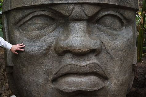 Giant Mexican Olmec head installed in Henry Doorly Zoo's jungle | Living | omaha.com