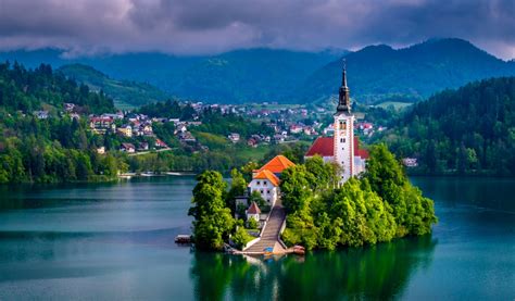 Here are 15 of Europe's Most Soul-Soothing Lake Getaways ...