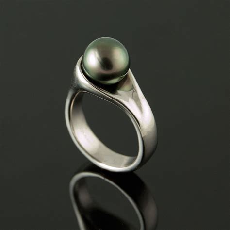 Pin by Beth Hedrick on lolo in 2020 | Black pearl ring, Pearl ...