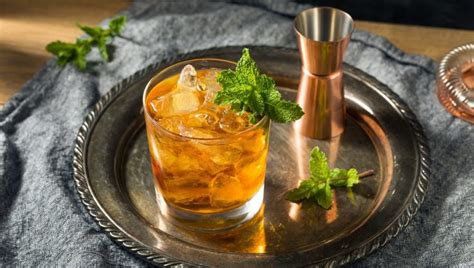 Stinger Cocktail Recipe | Cocktail Society