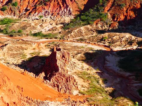 Les tsingy rouges d'Irodo, au nord de Madagascar