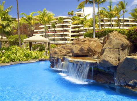 Swim through waterfalls at Sheraton Maui's oceanfront pool. Hawaii ...