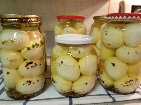 Easy Pickled Eggs Recipe - Rainy River Homesteaders