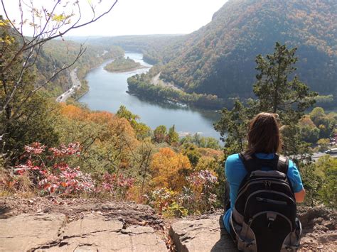 6 Pocono Hiking Trails to Experience Fall Colors