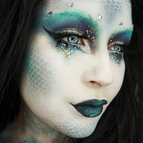 20 Unique Mermaid Makeup Looks For Halloween | Gurl.com | Mermaid ...