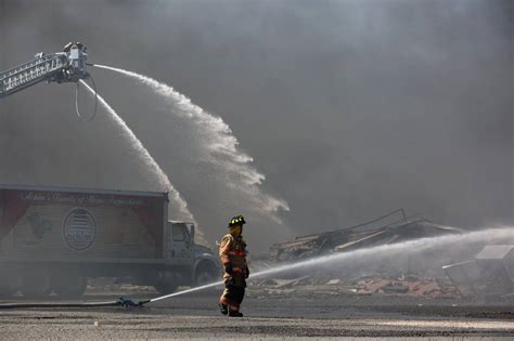 Huge Fire in New Jersey Causes Evacuations - WSJ