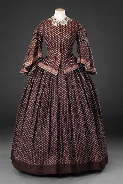 Dress mid 1850s | Historical dresses, 1850s fashion, Victorian dress gown