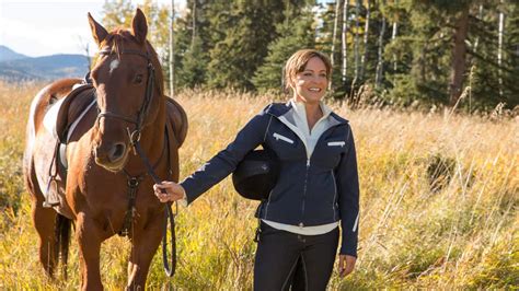 Lisa (Jessica Steen) returns to Heartland in 713! - Heartland