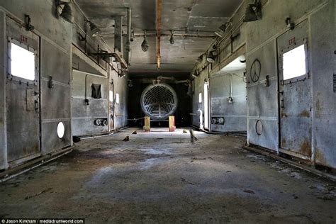 RAF Upper Heyford pictured in haunting images | Daily Mail Online