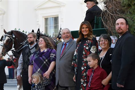 Melania Trump Welcomes White House Christmas Tree in D&G Florals ...