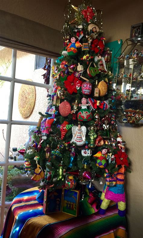 Árbol de Navidad!! Christmas tree Mexico Christmas, Christmas Town, Navidad Christmas, Chic ...