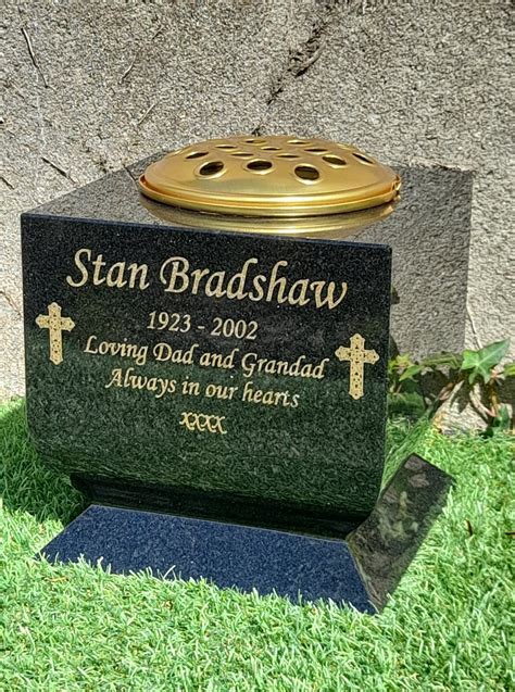 Personalised Granite Memorial Vase Grave rosebowl Flower Cemetery Grave ...