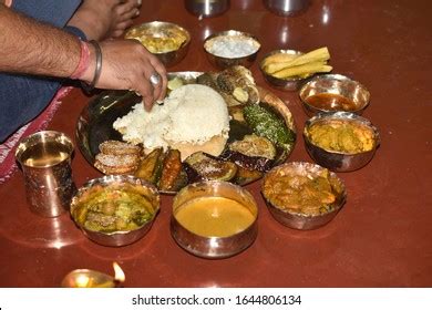 Traditional Bengali Food Cuisine Dish Person库存照片1644806134 | Shutterstock