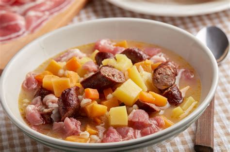 Traditional Dublin Coddle Recipe | Baking Naturally