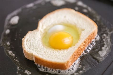 Fried Egg In Bread Hole | recipe bear