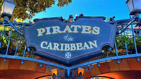 [Newly Refurbished July 2022] Pirates Of The Caribbean Full Ride - Front Row Lowlight POV ...