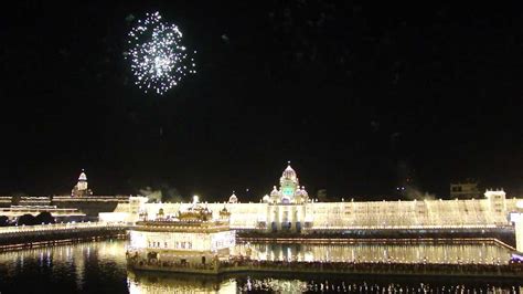 Fireworks at the Golden Temple on Diwali, 2011 - YouTube