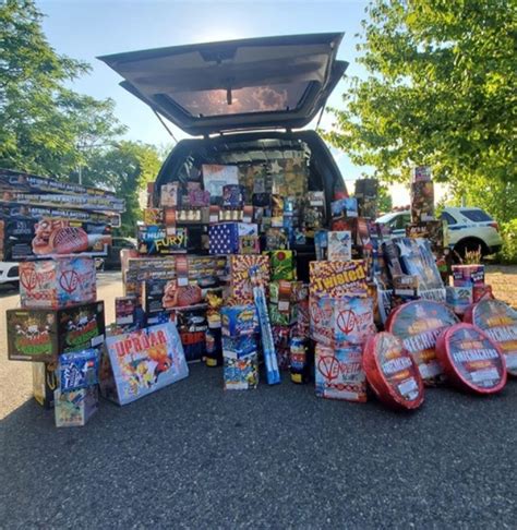 FDNY nets massive fireworks bust on Staten Island; 2 Queens residents charged - silive.com