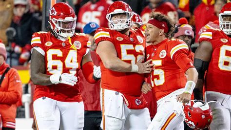 Chiefs Reid, Mahomes reaction to Toney offsides penalty flag | Kansas ...