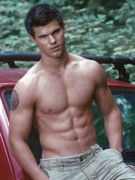 16 Pics Of Taylor Lautner's INSANE Body Transformation That'll Give You ...