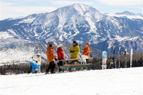 5 Top Glenwood Springs Winter Activities | Iron Mountian Hot Springs