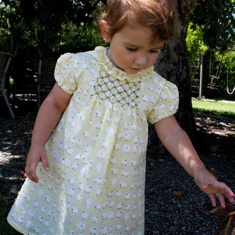 Short Sleeve Little Birds Smocked Girls Dress in 2020 | Girls smocked ...