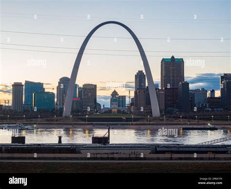 Missouri, FEB 22 2023 - Evening view of the St Louis Skyline with The ...