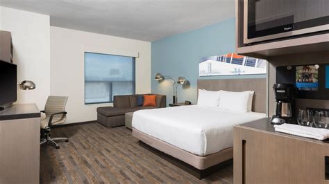 Hotel Rooms & Suites Near 6th Street Downtown Austin | Hyatt House ...