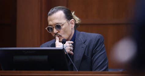 Johnny Depp’s Texts Shown to Jurors in Defamation Case - The New York Times