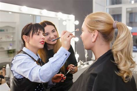 8 Best Cosmetology Schools in Chicago to Help Kickstart Your Dreams