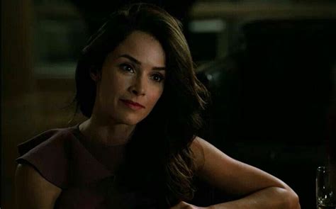 Abigail Spencer as Dana Scott, Scottie, in Suits S3E13 Moot point | Abigail spencer suits, Dana ...