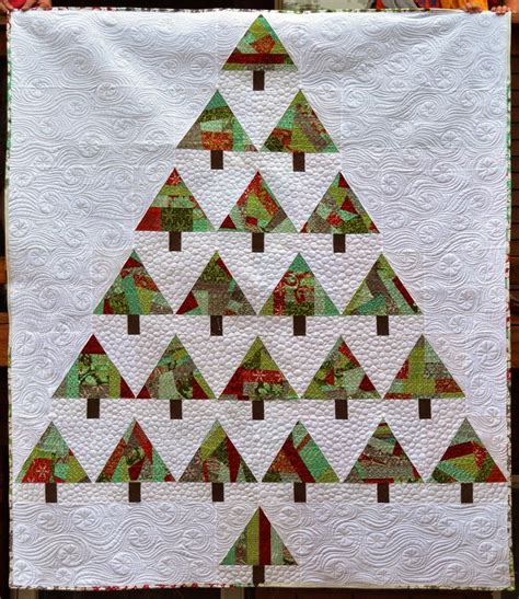 Christmas Tree Quilt Patterns Crazy Quilt Free Patterns #crazyquilting ...