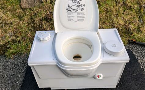 Thetford C200 Toilet Manual Flush Problems - Problems With