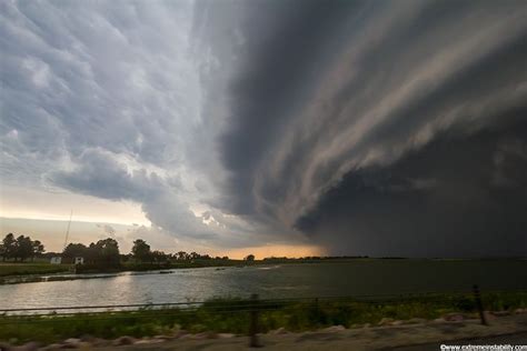 August 3, 2012 Watertown South Dakota Intense Bow Echo Page 1 of 2 If you like weather photos ...