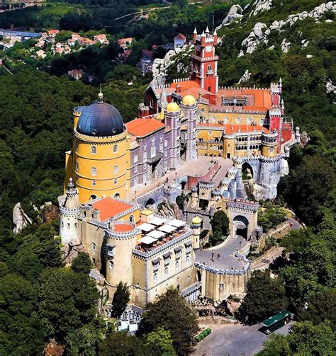 Discover the Enchanting Pena Palace in Sintra