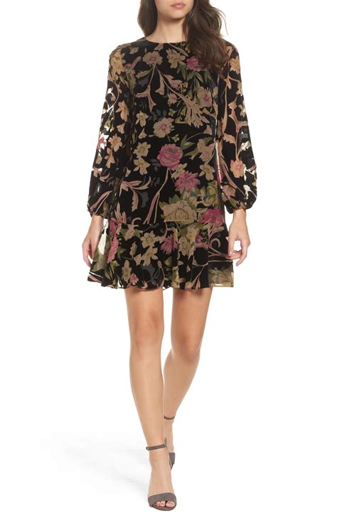 Lyst - Eliza J Floral Print Velvet Shift Dress in Black