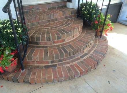 Pin by ARNOLD Alday on Front door steps (With images) | Brick steps, Front door steps, Porch stairs