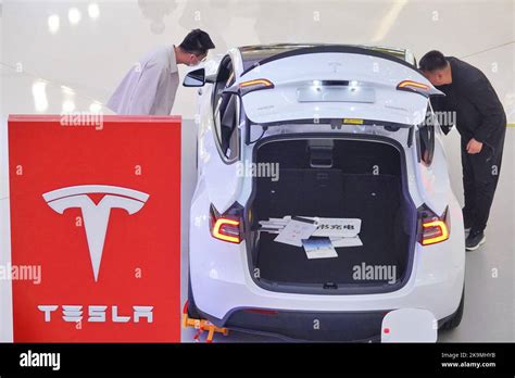 Tesla model y china hi-res stock photography and images - Alamy