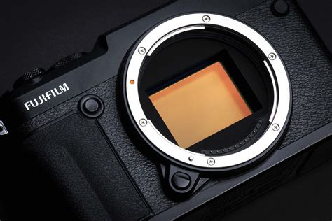 FUJIFILM GFX 50R Medium Format - Camera Review