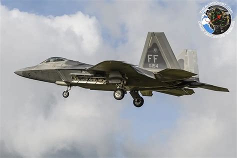 Interesting Photo Shows F-22 Raptor Landing At RAF Lakenheath With Open ...