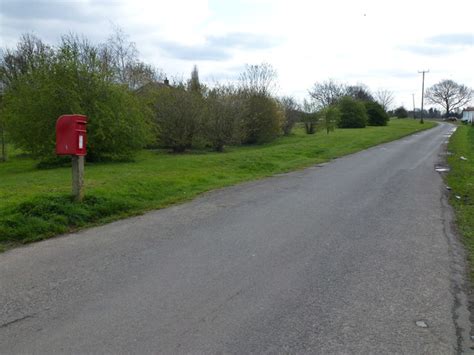 The old Wisbech canal near Collett's... © Richard Humphrey cc-by-sa/2.0 :: Geograph Britain and ...